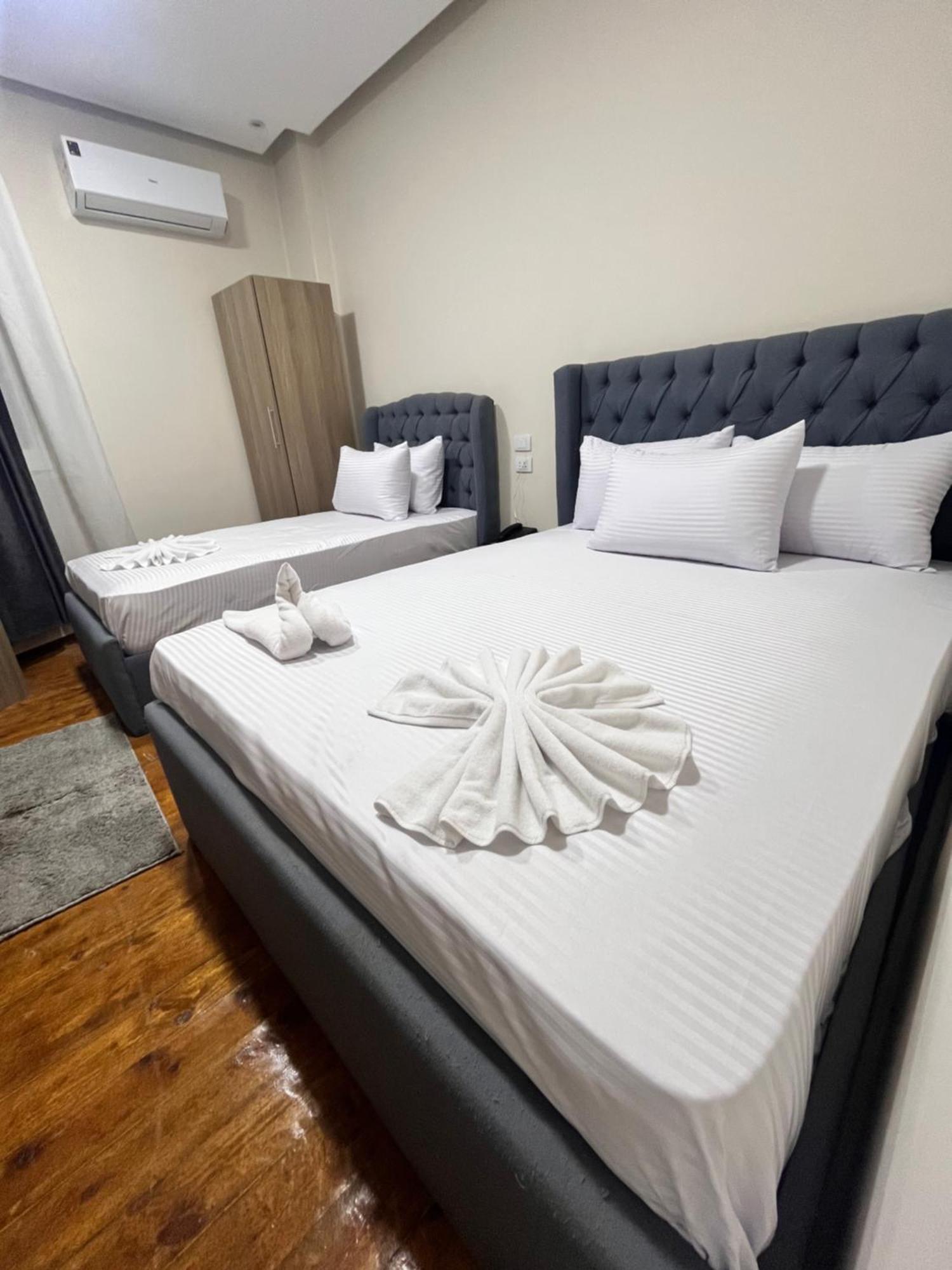 Triple Garden View Hotel Kairo Bagian luar foto