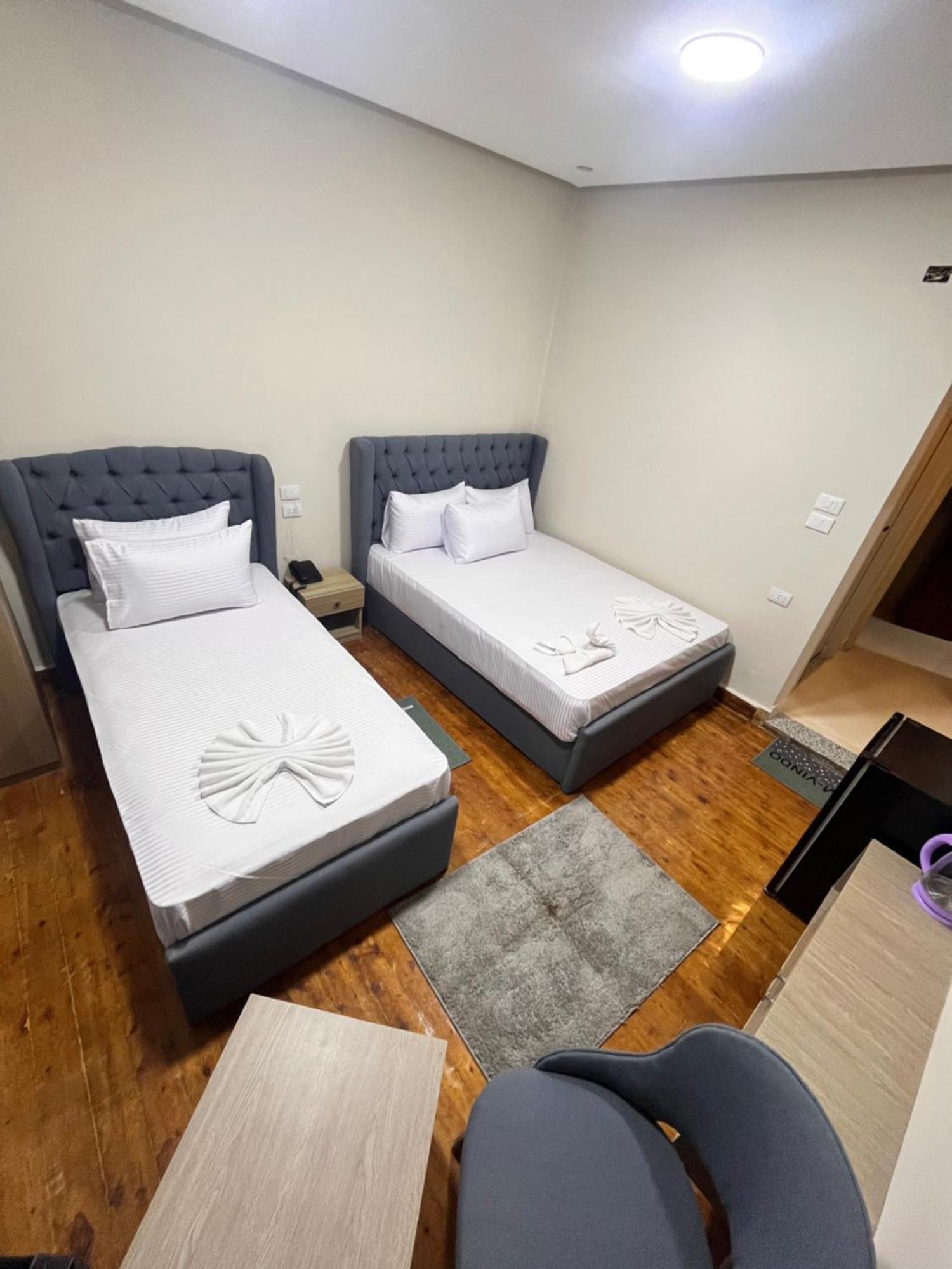 Triple Garden View Hotel Kairo Bagian luar foto