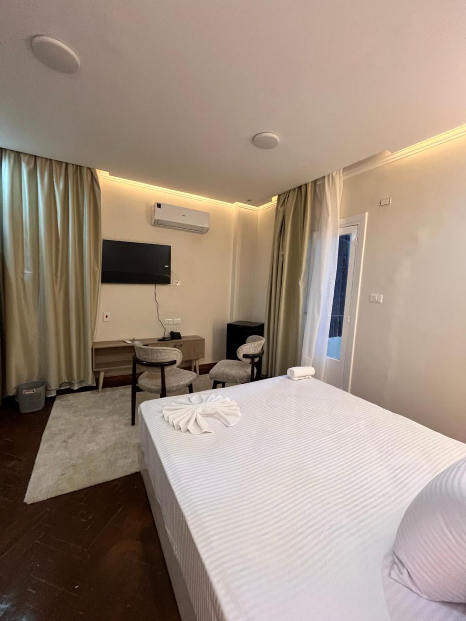 Triple Garden View Hotel Kairo Bagian luar foto