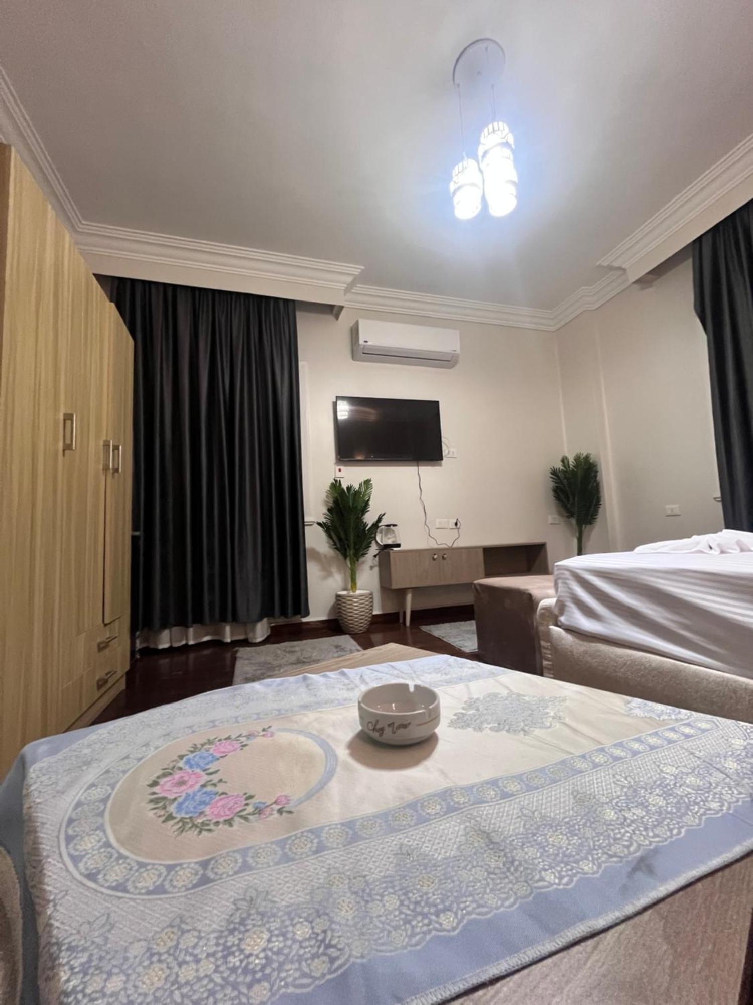 Triple Garden View Hotel Kairo Bagian luar foto